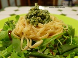 Linguine au pesto et salade de roquette