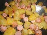 Poêlée de pommes de terre, saucisses et raclette