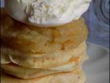Pancakes aux pommes et glace vanille