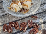 Glace vanille pecans caramelisees