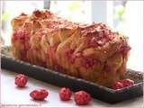 Brioche à effeuiller aux pralines pour voir la vie  en rose  (Pull-Apart Bread with pralines : see life  in pink )