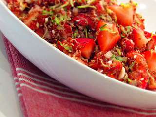 Salade de fraises, féta & quinoa