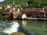Lods, classé parmi les plus beaux villages de France