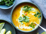 Soupe de lentilles corail au curry, tomates et lait de coco d’Ottolenghi