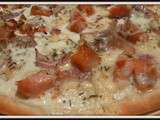 Pizza saumon fumé - crème fraiche بيتزا بالسلمون و القشدة الطرية